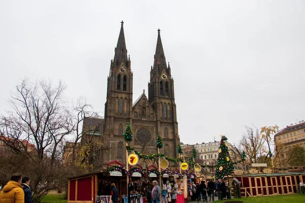 Prag Tschechische Republik 2019 Kirche Ludmila Und Weihnachtsmarkt Vor Der — Stockfoto