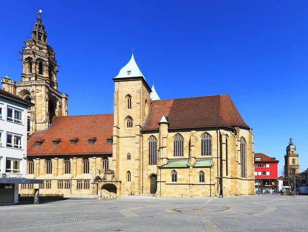 Kilisenin Heilbronn Almanya Daki Kilisesinin Düşük Açılı Bir Çekimi — Stok fotoğraf