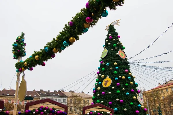 Tiro Ángulo Bajo Hermosas Decoraciones Navideñas Praga República Checa —  Fotos de Stock