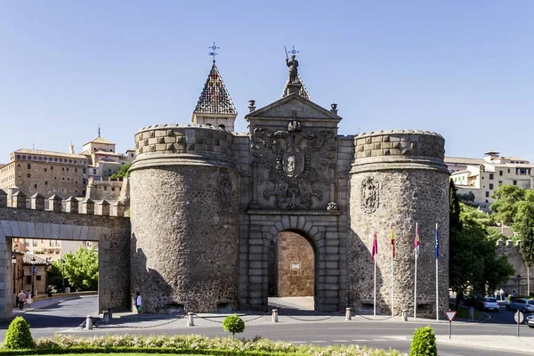 Clădirea Istorică Puerta Bisagra Nueva Din Toledo Spania — Fotografie, imagine de stoc