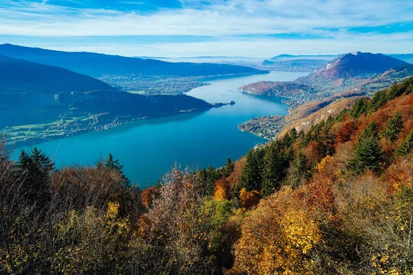 Fransa Daki Annecy Gölü Nün Geniş Açılı Görüntüsü — Stok fotoğraf