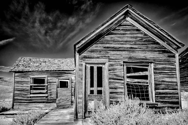 Gråskala Bild Ett Övergivet Hus Trä Vid Bodie State Historic — Stockfoto