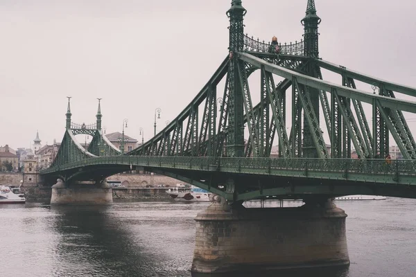 Eine Nahaufnahme Der Freiheitsbrücke Über Die Donau Budapest Ungarn — Stockfoto