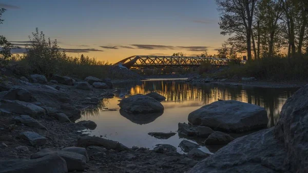 Krásný Výhled Mírový Most Přes Řeku Zajat Calgary Kanada — Stock fotografie