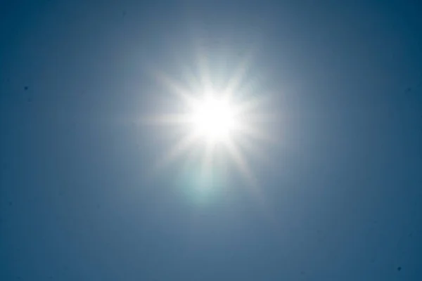 Прекрасне Зображення Сонячного Відблиску Ясне Блакитне Небо — стокове фото