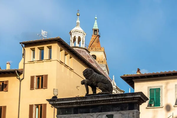 Die Skulptur Von Pozzo Del Leoncino Auf Der Piazza Della — Stockfoto