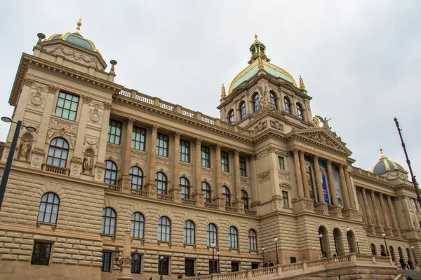 Praga Czeska Republika Listopada 2019 Fotografowanie Niskiego Kąta Architektury Muzeum — Zdjęcie stockowe