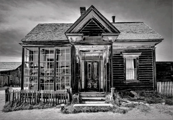 Plano Escala Grises Una Casa Abandonada Madera Bodie State Historic —  Fotos de Stock