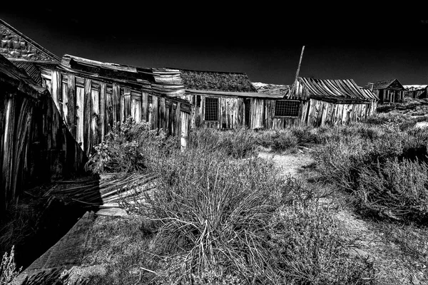 Gråskala Bild Trä Övergivna Hus Vid Bodie State Historic Park — Stockfoto