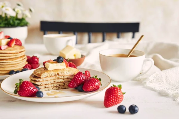 Selective Focus Shot Sliced Vegan Pancakes Fruits Syrup — Stock Photo, Image