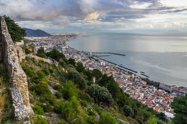 Κάστρο Arechi Ένα Λόφο Πάνω Από Σαλέρνο Όμορφη Θέα Στην — Φωτογραφία Αρχείου