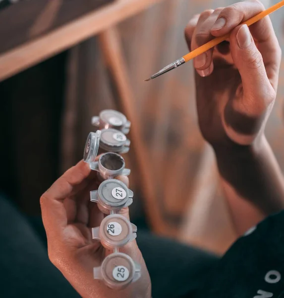 Closeup Shot Artist Holding Paint Small Brush — Stock Photo, Image