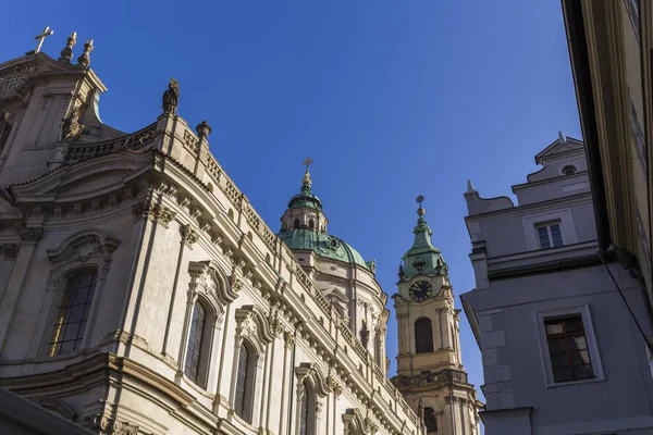 Blick Auf Die Fassaden Historischer Prager Gebäude Cremefarbene Kunstvolle Fassaden — Stockfoto