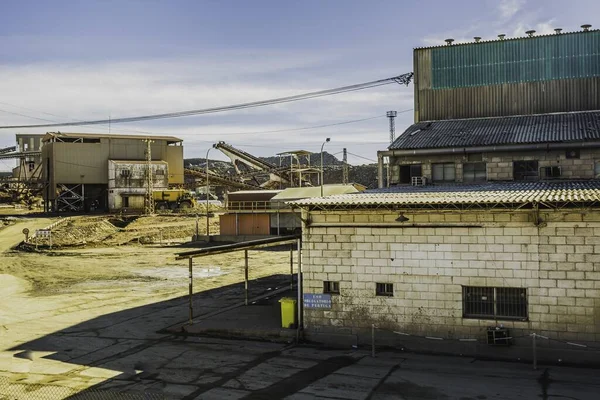 Los Edificios Grúas Bajo Luz Del Sol Las Minas Riotinto — Foto de Stock