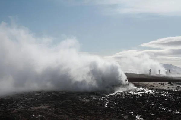 Een Prachtig Uitzicht Een Adembenemend Ijsland Landschap Met Ondergrondse Geisers — Stockfoto