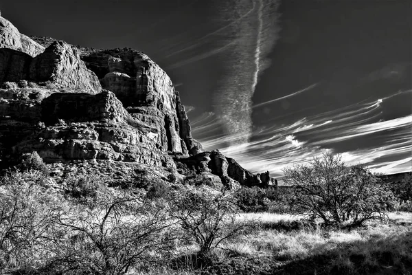 Una Increíble Toma Escala Grises Una Montaña Rocosa Sedona Arizona — Foto de Stock