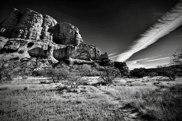 Una Increíble Toma Escala Grises Una Montaña Rocosa Sedona Arizona — Foto de Stock