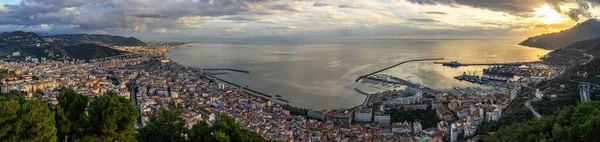 Ein Weites Panorama Von Salerno Und Dem Golf Von Salerno — Stockfoto