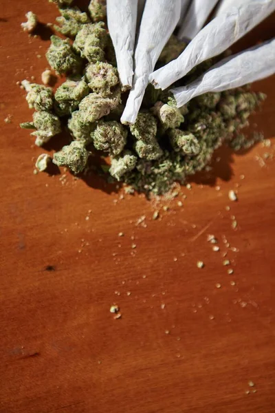 Mucchio Thc Cbd Germoglio Marijuana Con Articolazioni — Foto Stock