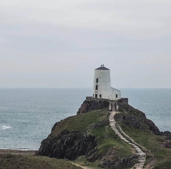 Shot Lighthouse Cliff Ynys Llanddwyn Anglesey Wales — Stock Photo, Image