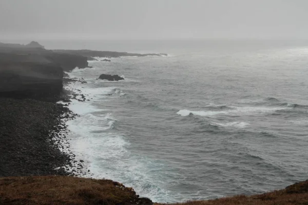 Fantastisk Utsikt Över Ett Hisnande Island Landskap Med Kallt Hav — Stockfoto