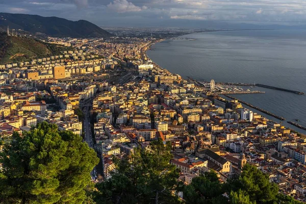 Uitzicht Vanuit Lucht Het Historische Centrum Van Salerno Bij Zonsondergang — Stockfoto