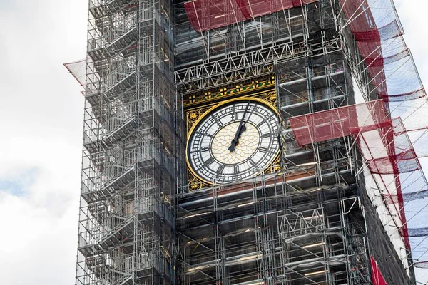 Low Angle Shot Big Ben Being Renovated Cloudy Sky London — Stock Photo, Image