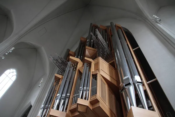 Органные Трубы Внутри Белой Церкви — стоковое фото