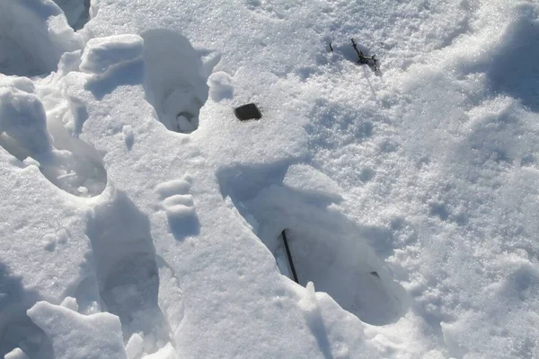 Vacker Bild Ett Snötäckt Fält Nära Aktiva Vulkaniska Områdena Island — Stockfoto