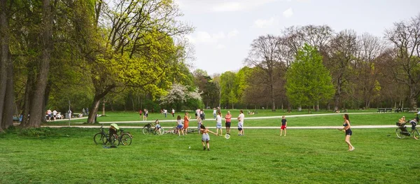 Munich Tyskland Apr 2020 Trots Coronavirus Pandemin Många München Invånare — Stockfoto