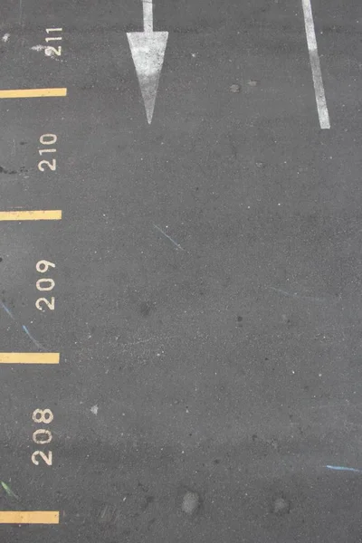 Vertical Shot Parking Lot Numbers Yellow Lines — Stock Photo, Image