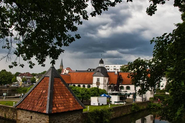 Vakker Utsikt Slottet Haus Rodenberg Dortmund Tyskland Omgitt Vann Trær – stockfoto