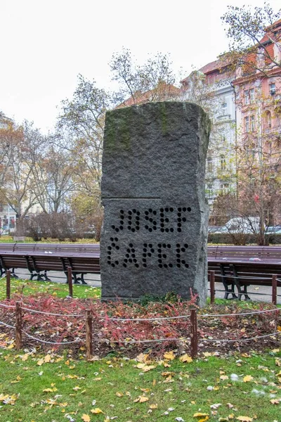 Praag Tsjechië Nov 2019 Josef Apek Monument Bij Kerk Van — Stockfoto