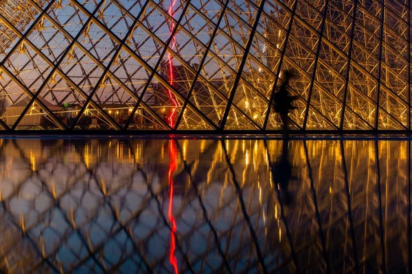 París Francia Sep 2019 Silueta Transeúntes Altas Horas Noche Corte — Foto de Stock