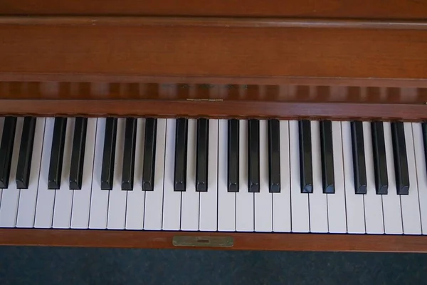 Stanwell Tops Oostenrijk Nov 2019 Gebruikt Kawia Rechtopstaand Piano Instrument — Stockfoto