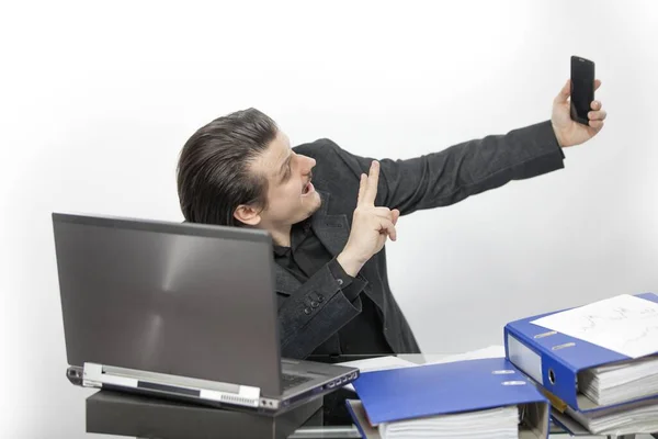 Ein Mitarbeiter Macht Büro Ein Selfie Muss Viel Arbeiten Hat — Stockfoto