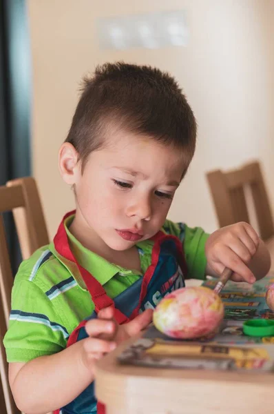 Poznan Polonia Abr 2020 Niño Polaco Caucásico Dos Años Pintando —  Fotos de Stock