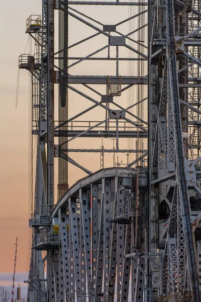 Güneşin Doğuşundaki Muhteşem Demir Köprünün Manzarası — Stok fotoğraf