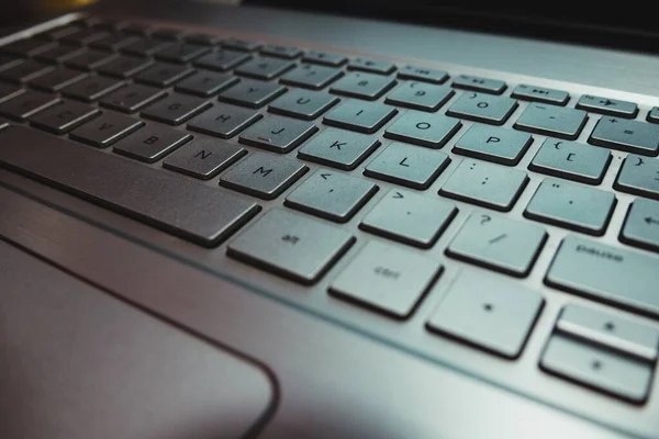 Крупним Планом Срібна Клавіатура Ноутбука — стокове фото