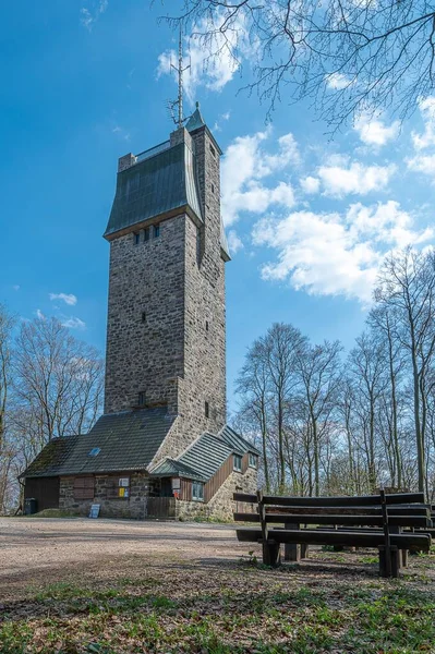 Vertikální Záběr Staré Věže Zachycené Odenwaldu Neunkirchner Hhe Německu — Stock fotografie