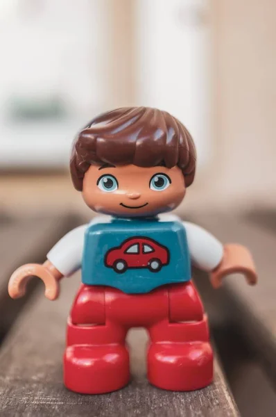 Poznan Polônia Abr 2020 Lego Duplo Figura Menino Plástico Fundo — Fotografia de Stock