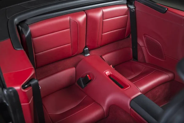 Una Toma Ángulo Alto Del Interior Moderno Negro Rojo Automóvil — Foto de Stock