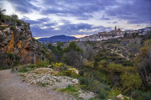 Vacker Utsikt Över Staden Chelva Den Blå Himlen Fångas Valencia — Stockfoto