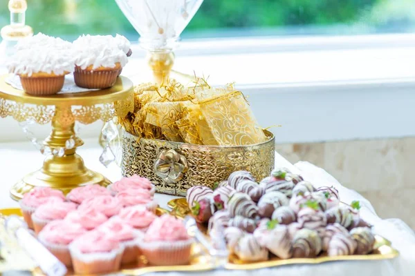 Close Deliciosas Sobremesas Doces Uma Mesa Eventos — Fotografia de Stock