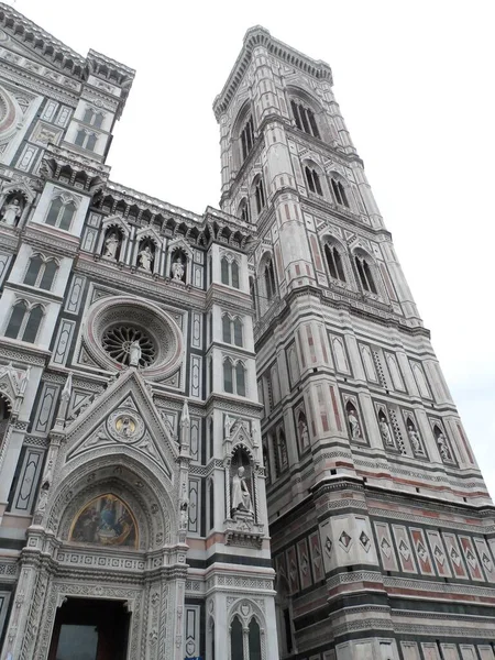 意大利佛罗伦萨Santa Maria Del Fiore主教座堂的垂直截图 — 图库照片