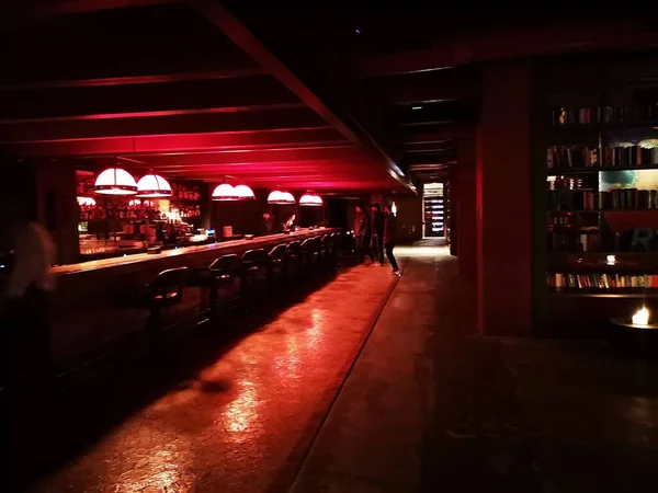 Tiro Bonito Bar Com Luzes Vermelhas — Fotografia de Stock