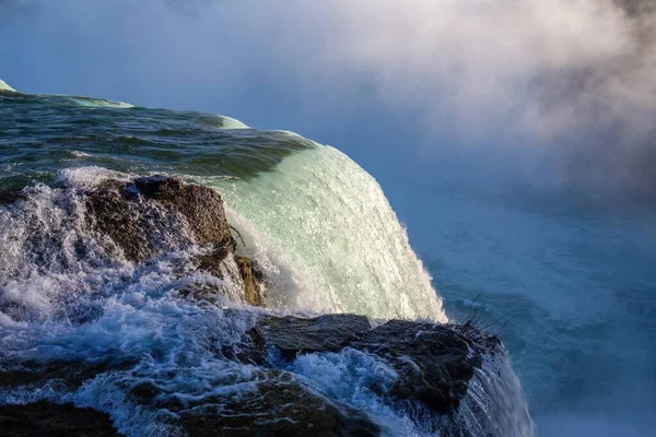 多云的白昼 美丽的尼亚加拉瀑布州立公园照片 — 图库照片