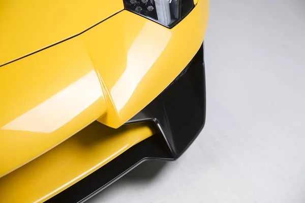 Close Dos Detalhes Exteriores Carro Esporte Amarelo Moderno — Fotografia de Stock