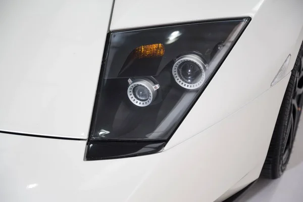 Closeup Shot Headlight Modern Luxury Car — Stock Photo, Image