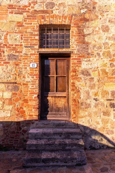 Een Verticale Opname Van Gevel Van Het Historische Gebouw Van — Stockfoto